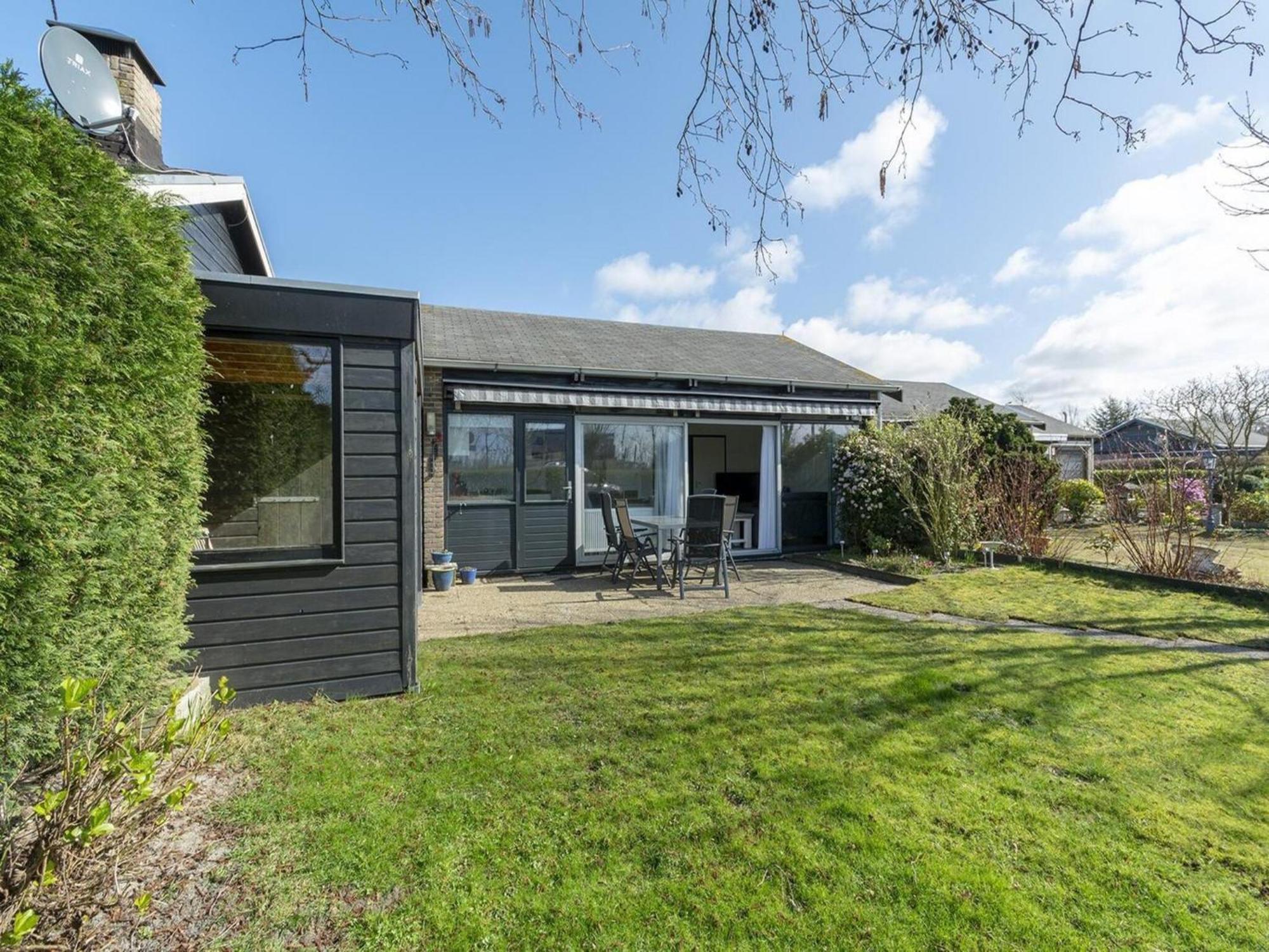 Exquisite Bungalow By The Sea Sint Maartensvlotbrug Exterior foto